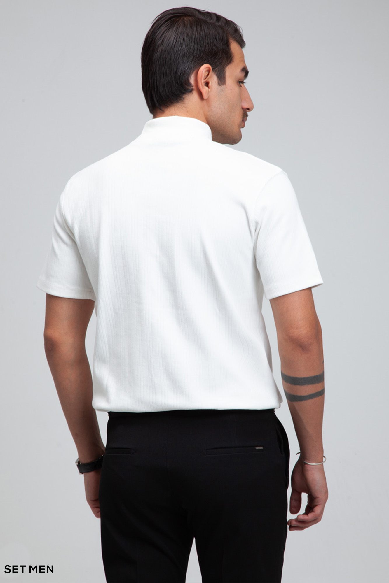 یقه اسکی آستین کوتاه