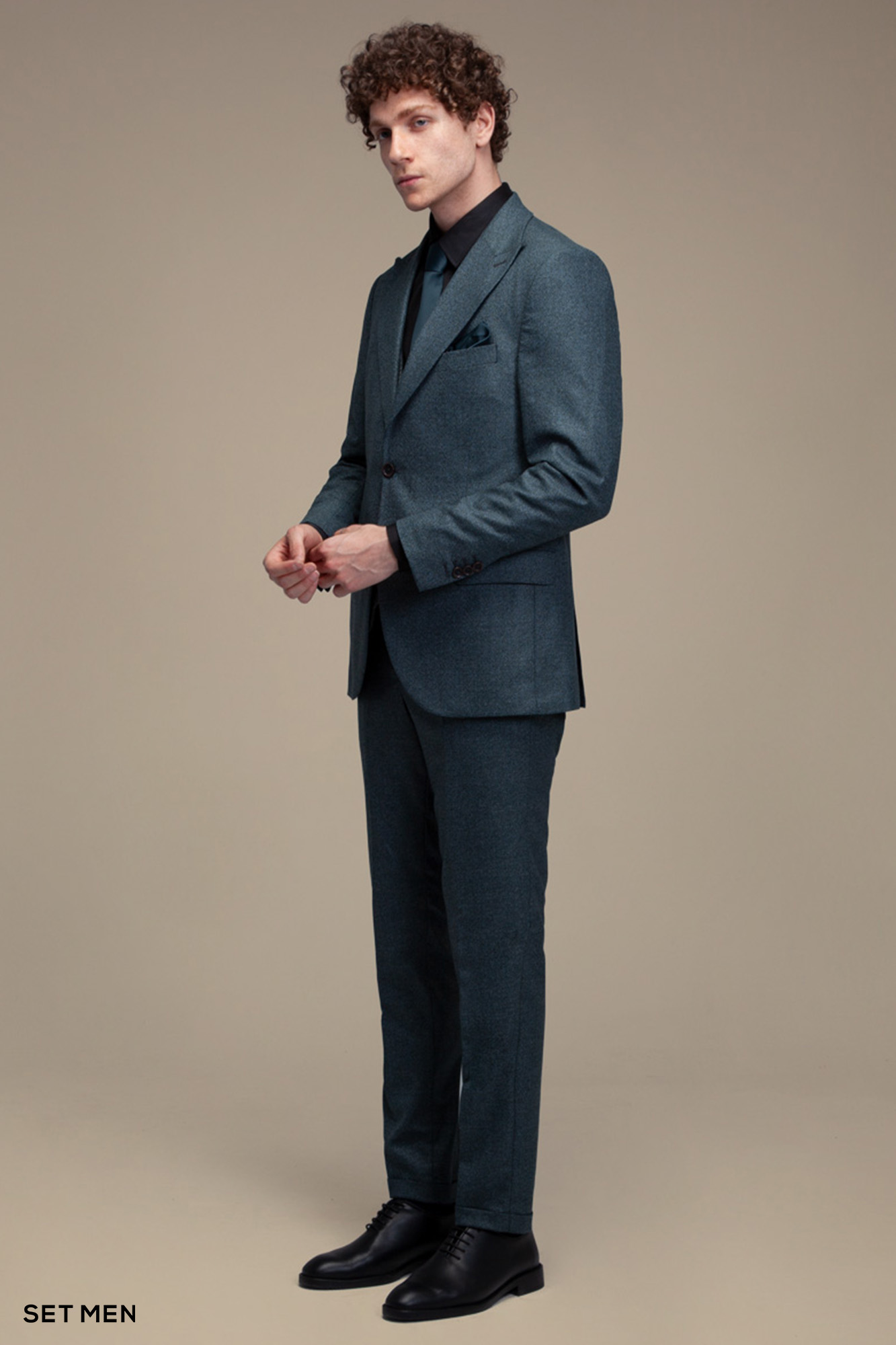 کت و شلوار مردانه سه تکه یقه بلیزر دو دکمه