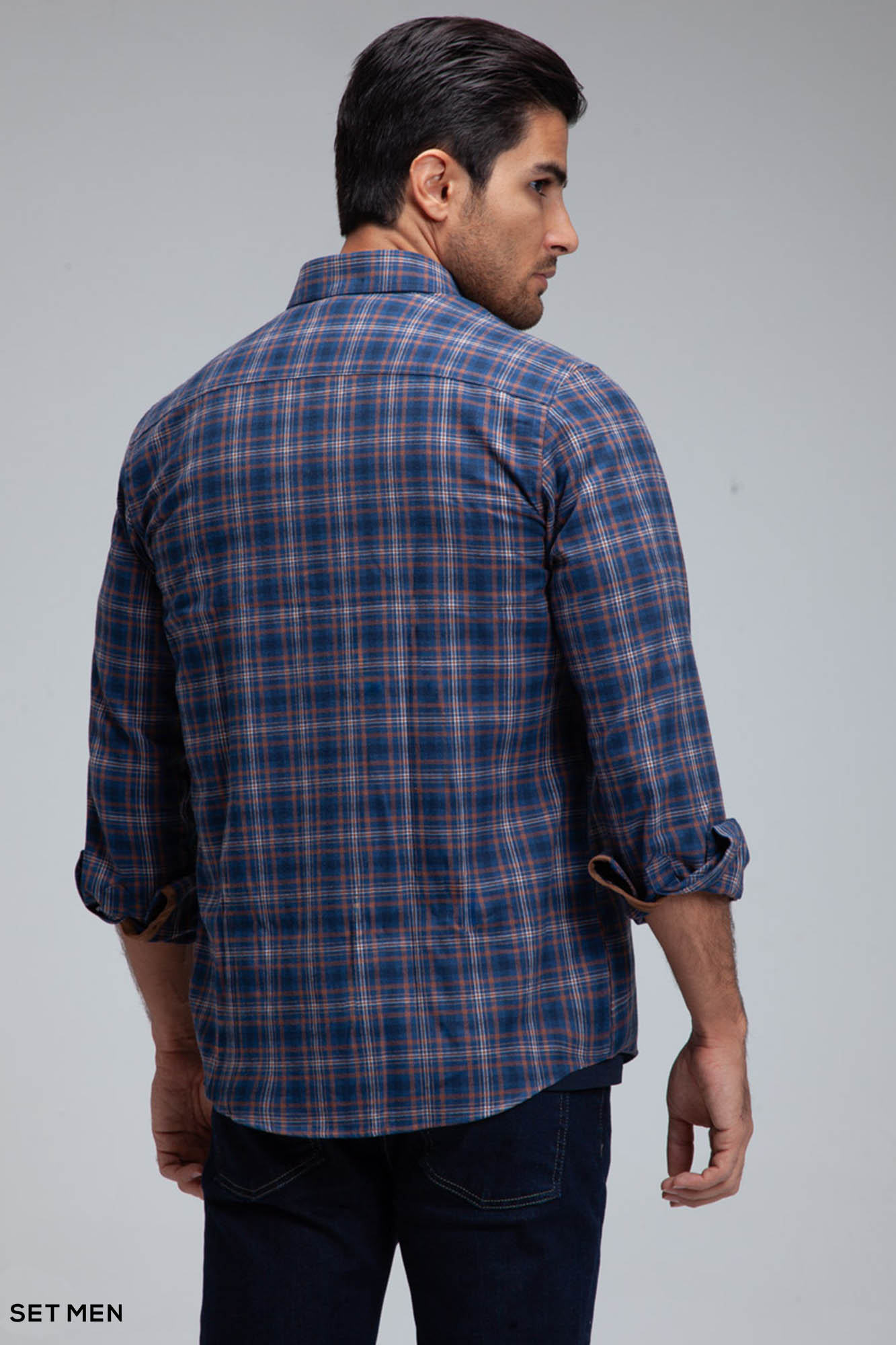 پیراهن پشمی چهارخانه