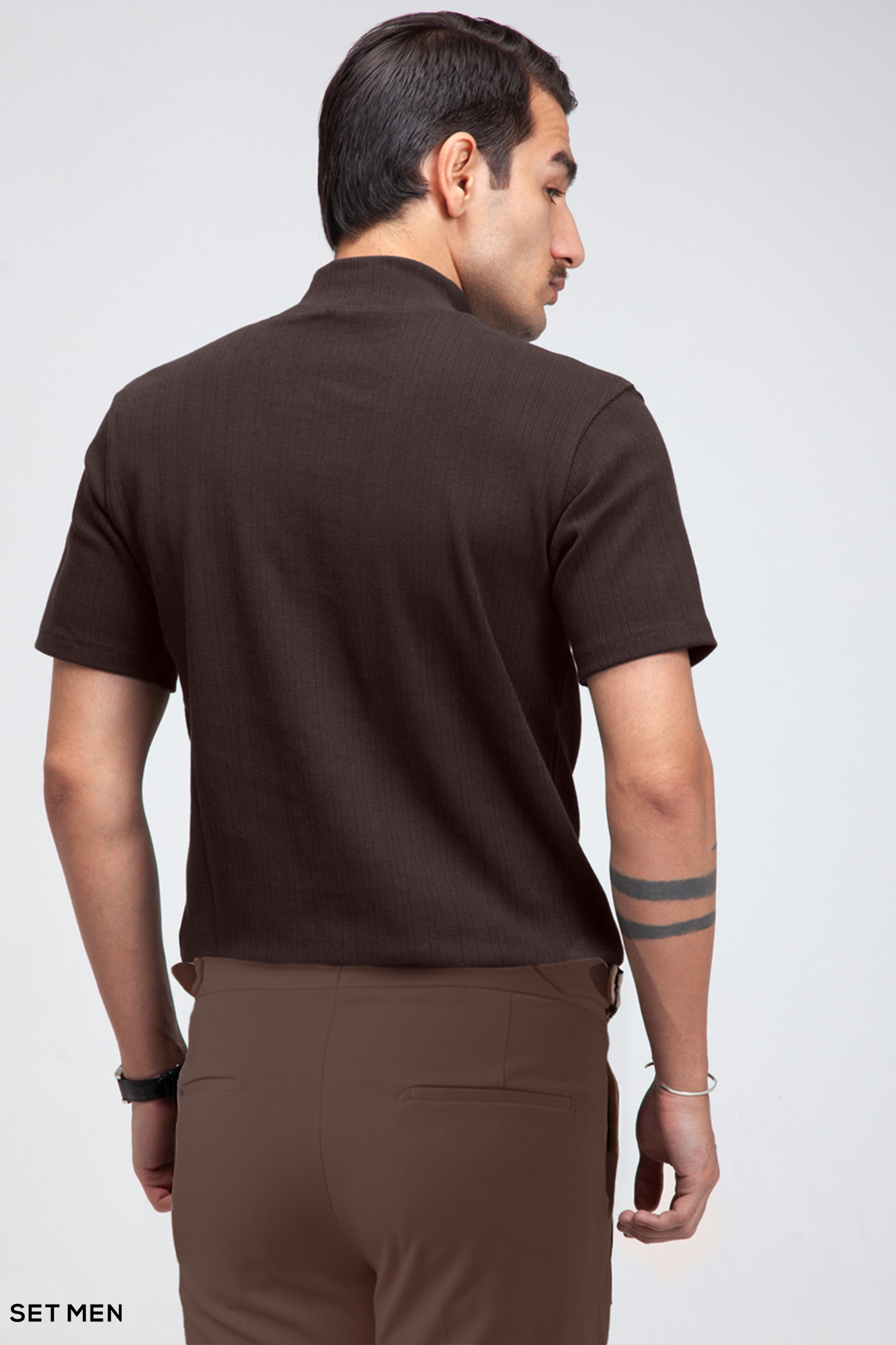 یقه اسکی آستین کوتاه