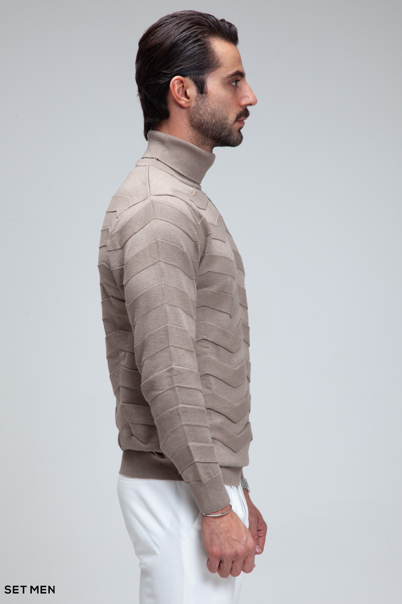 بافت یقه اسکی طرح دار