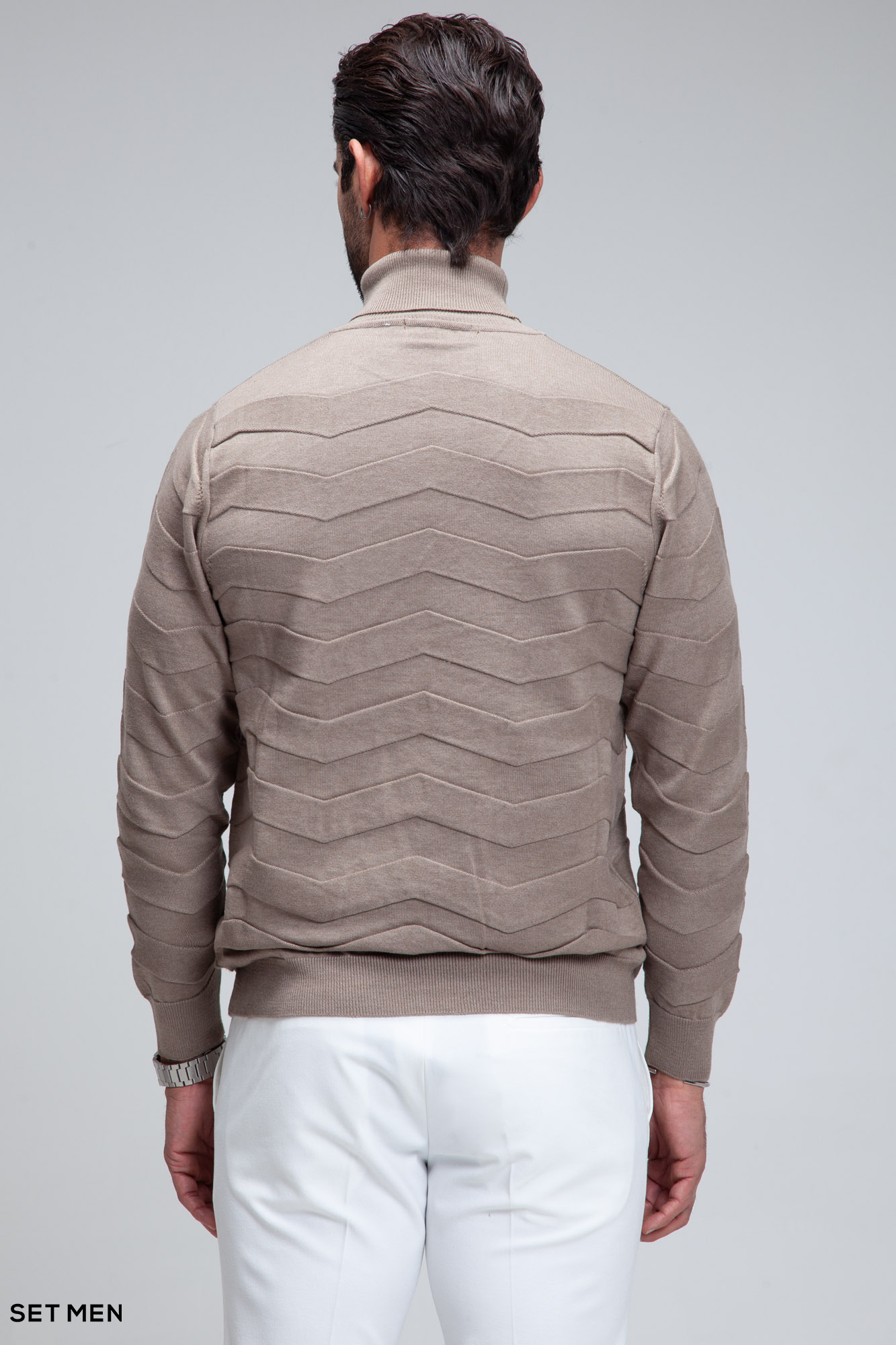 بافت یقه اسکی طرح دار