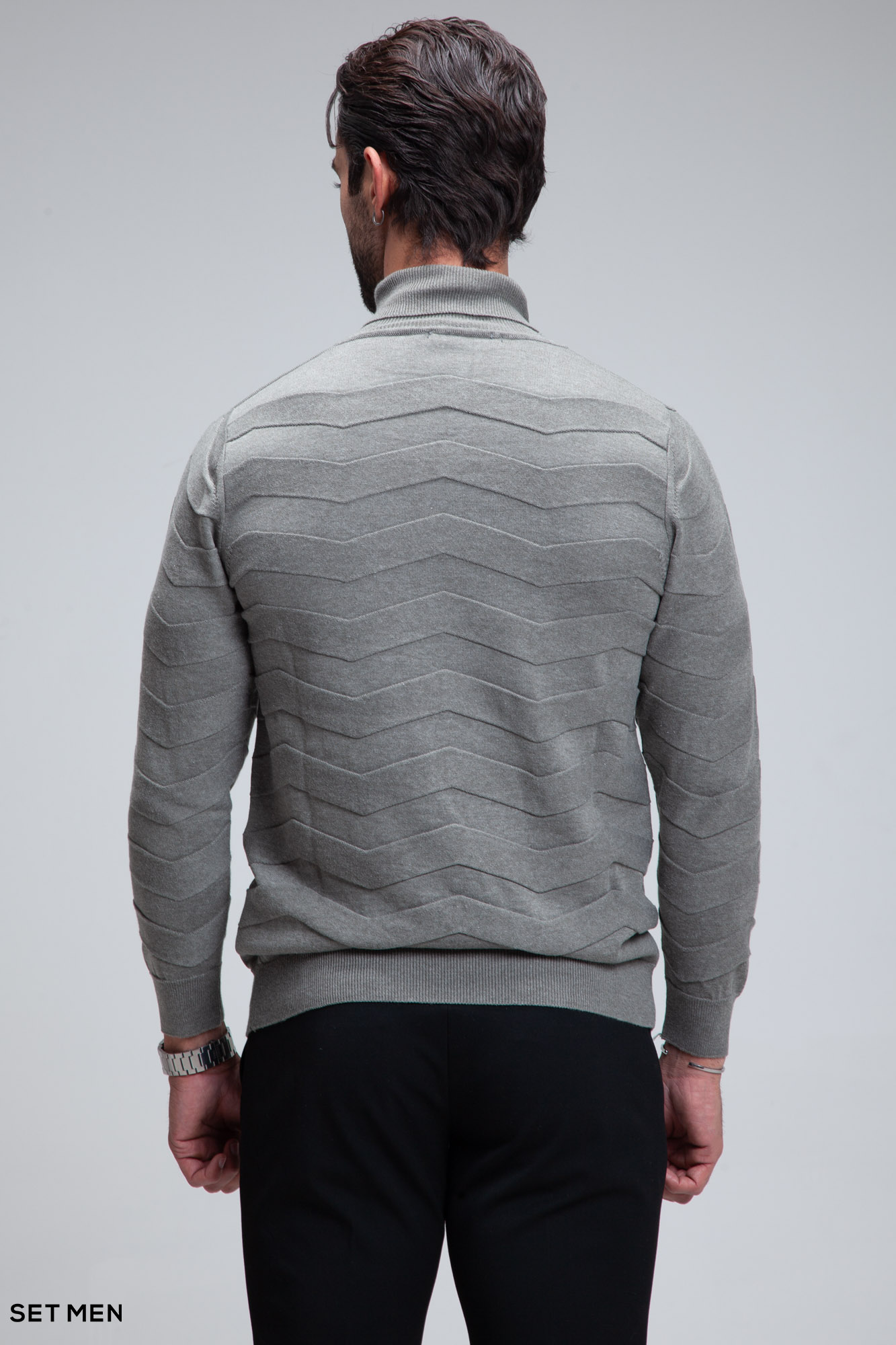 بافت یقه اسکی طرح دار