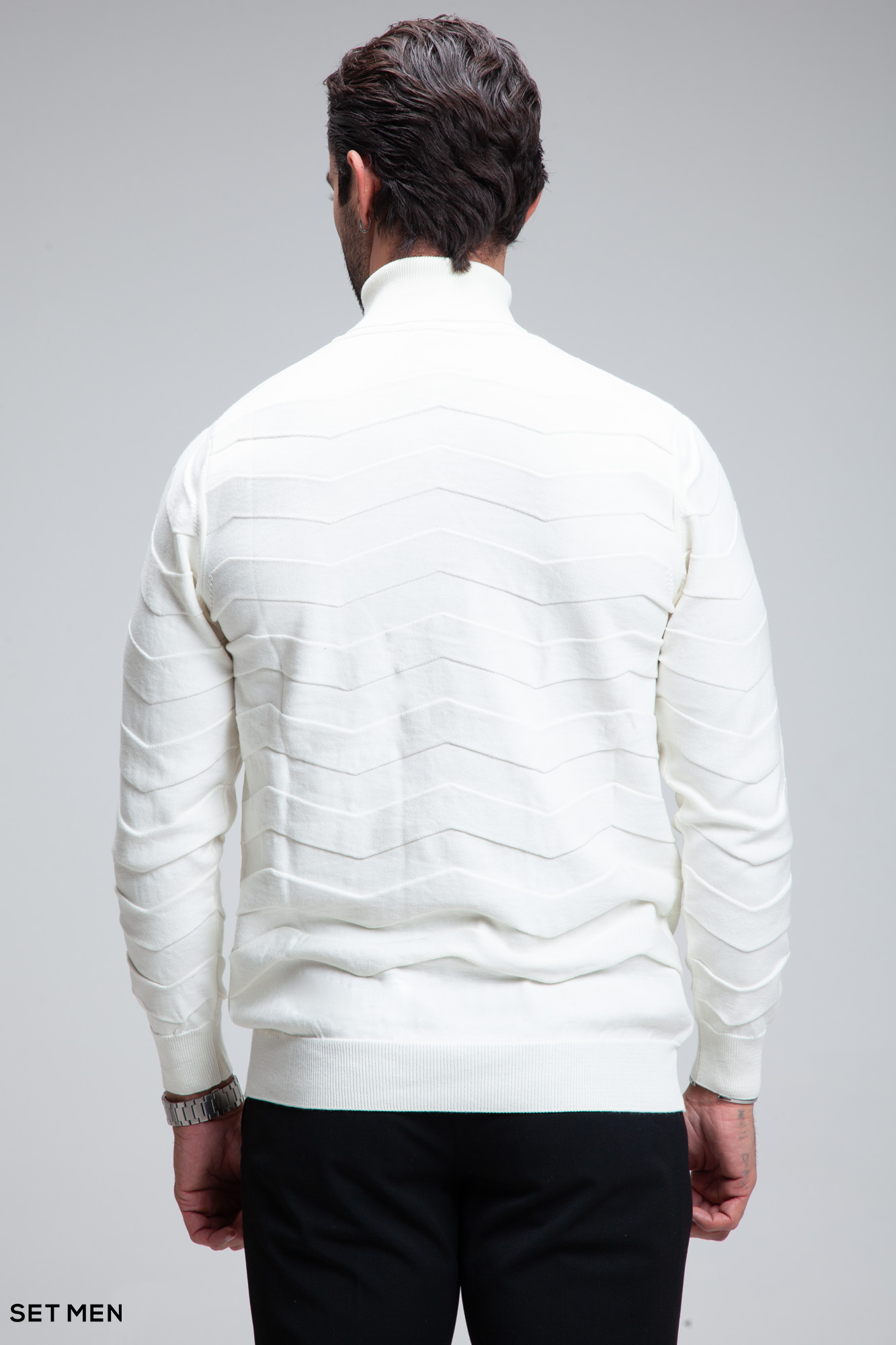 بافت یقه اسکی طرح دار