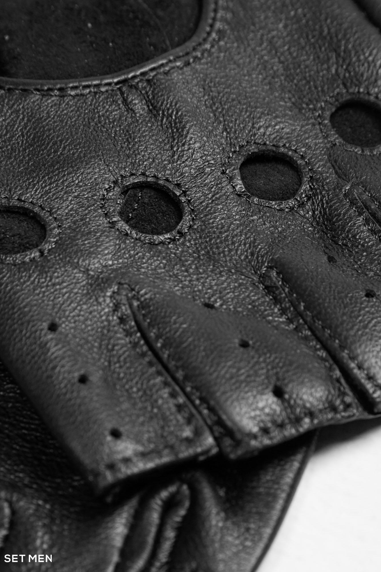 دستکش چرم پانچی