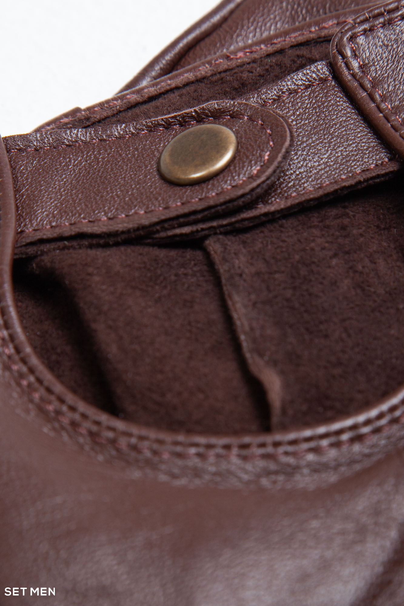 دستکش چرم دکمه دار