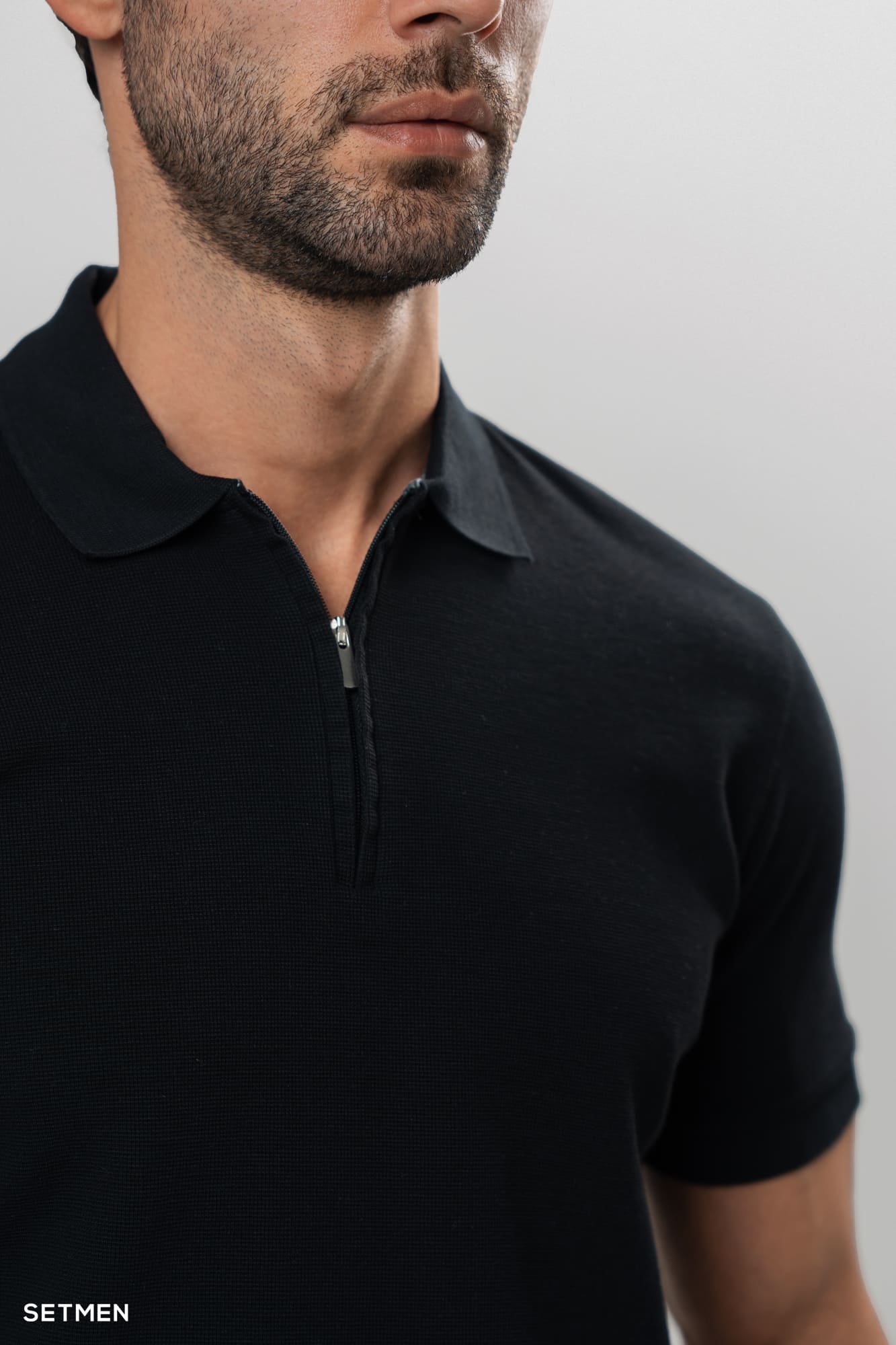 تیشرت یقه نیم زیپ سوزنی ساده