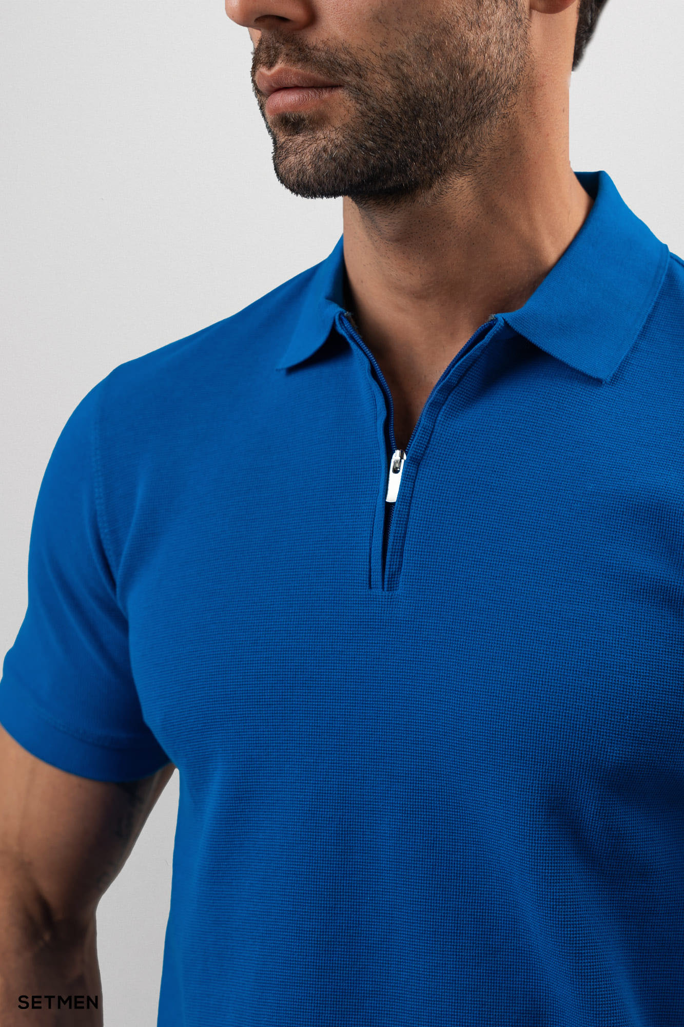 تیشرت یقه نیم زیپ سوزنی ساده