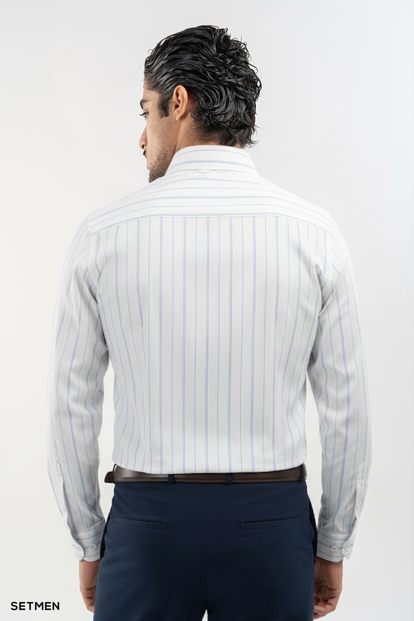 پیراهن مردانه کلاسیک