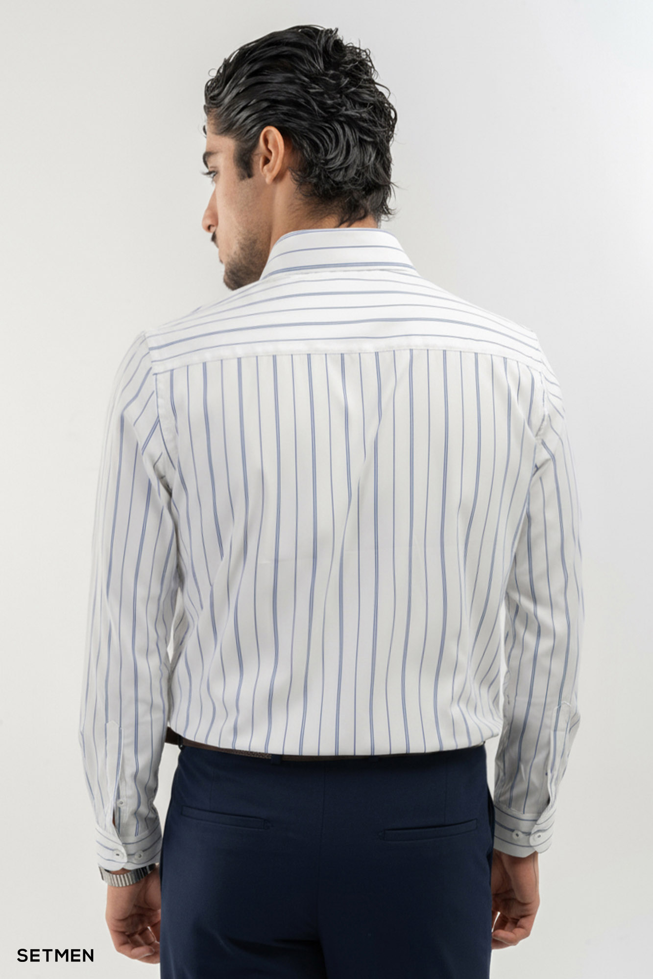 پیراهن مردانه کلاسیک